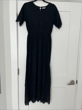 Main Street Exchange Elegant Lace Maxi Dress - Black size medium